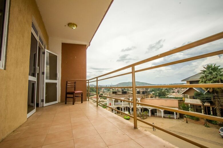 Pel'arps Hotel & Apartments