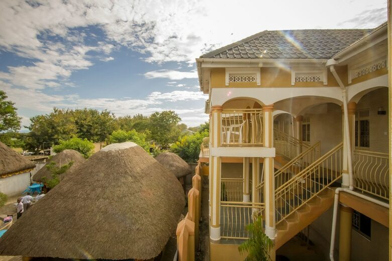 Hotel Tropical Savannah Guesthouse