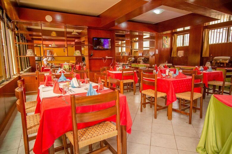 Emboita Hotel
