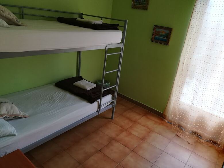 Hostal Albergue Barullo
