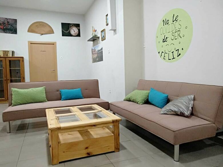 Hostal Albergue Barullo