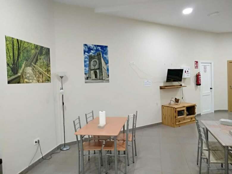 Hostal Albergue Barullo