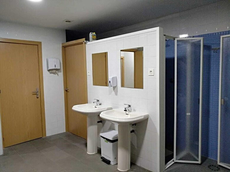 Hostal Albergue Barullo
