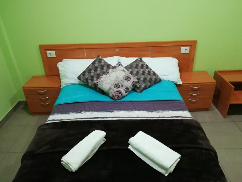 Hostal Albergue Barullo