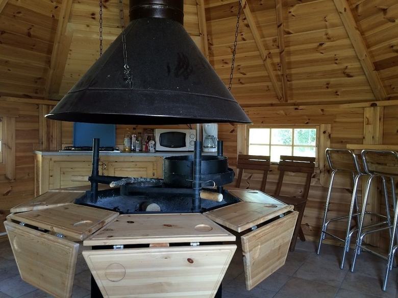 Cabane Dans Les Arbres Caluche Cantal