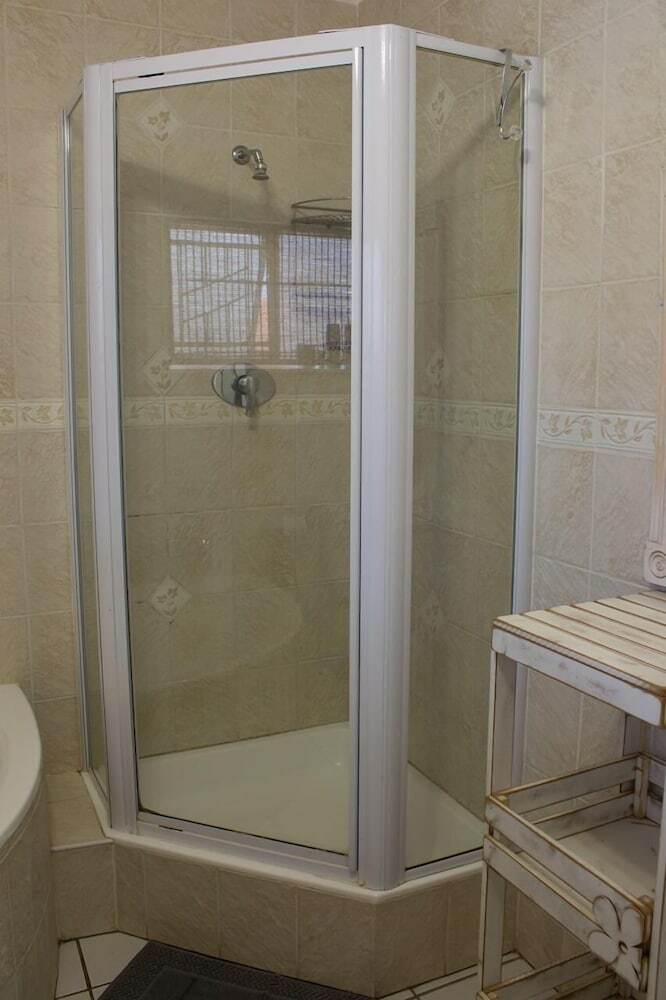 Hotel Melsetter Guest Room