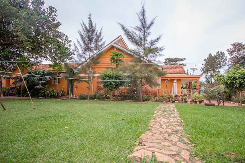 Hostal Ewaka Guesthouse And Backpackers - Hostel