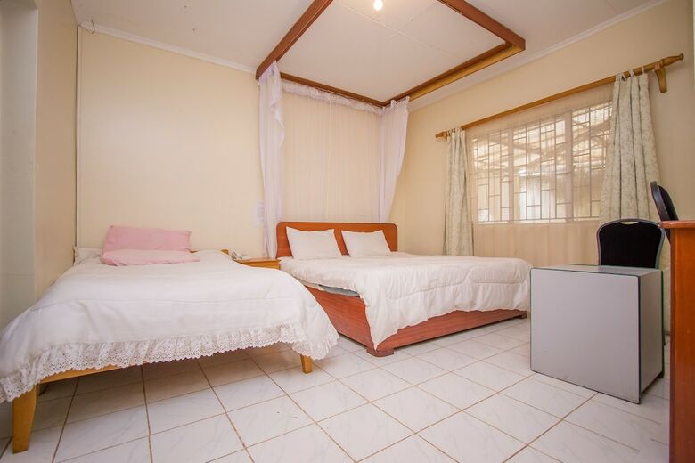Hotel Ivys Inn Guest House