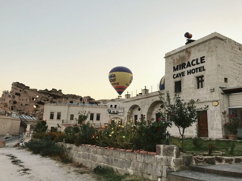 Miracle Cave Hotel - Special Class