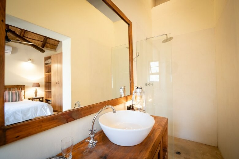 Posada Rukiya Safari Camp