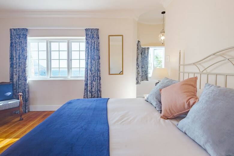 Hotel Sunny Cove Manor