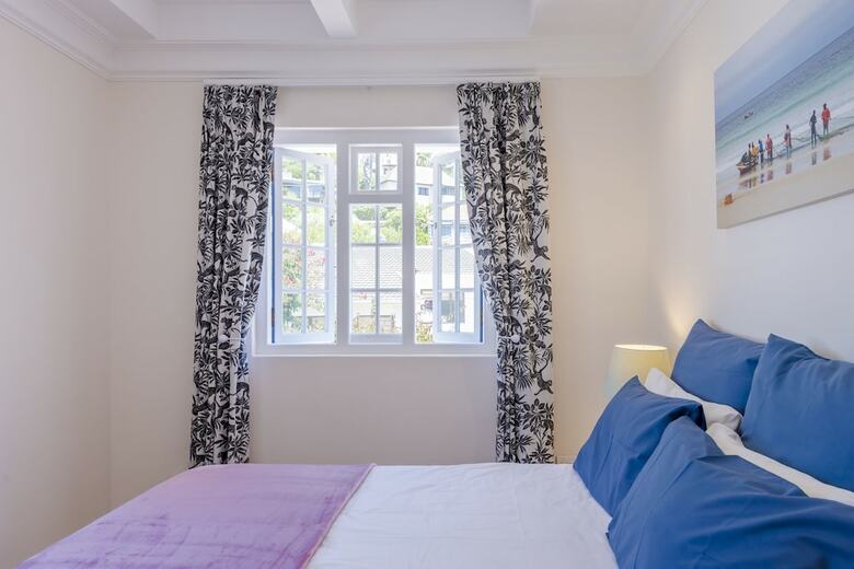 Hotel Sunny Cove Manor