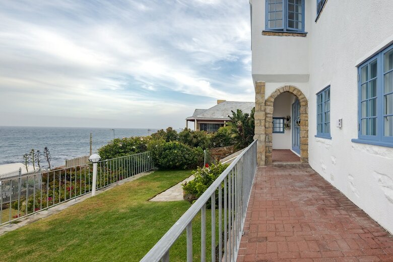 Hotel Sunny Cove Manor