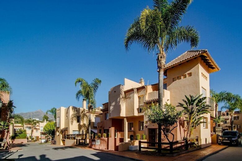 Apartment Condes de Iza-cdi - Roomservice