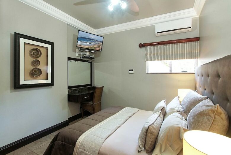 Hotel Ushaka Manor Guest House