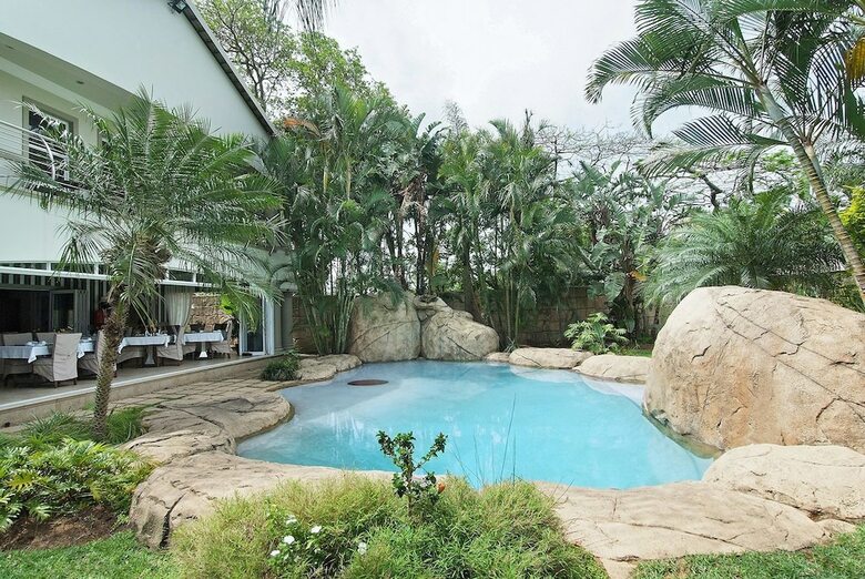 Hotel Ushaka Manor Guest House