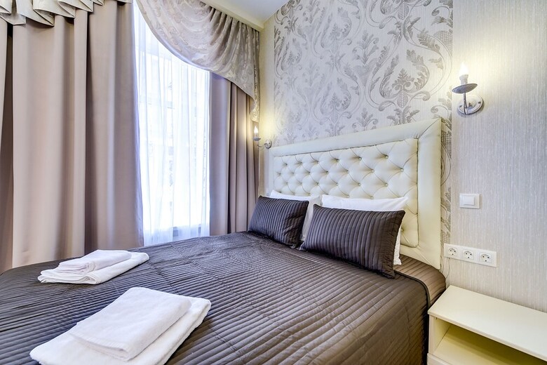 Hotel Guest Rooms At Marata 10