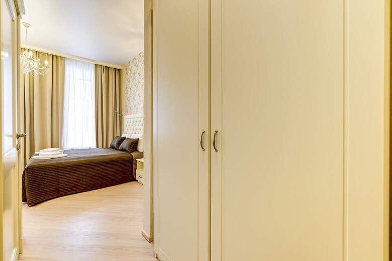 Hotel Guest Rooms At Marata 10