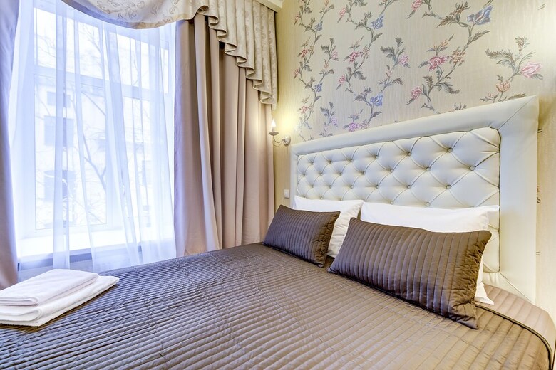 Hotel Guest Rooms At Marata 10