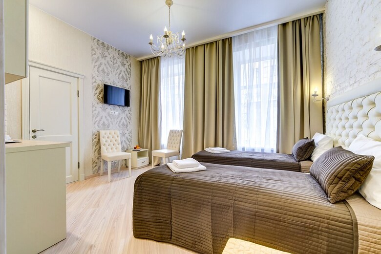 Hotel Guest Rooms At Marata 10
