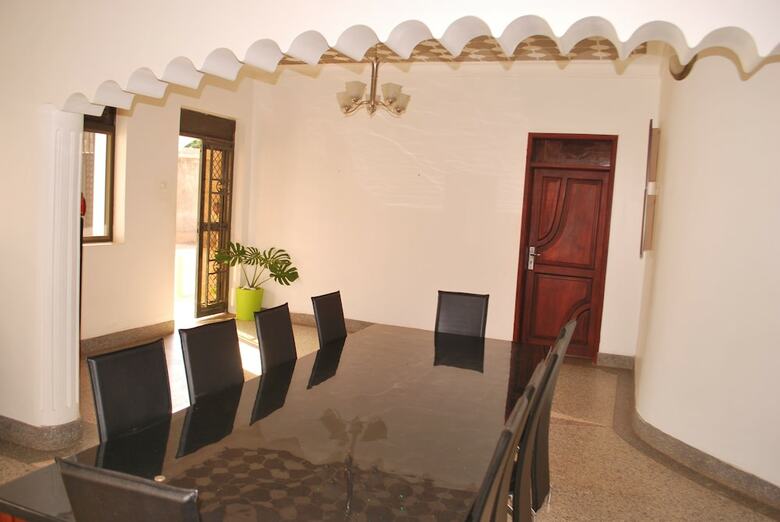 Mowicribs Hotel & Spa