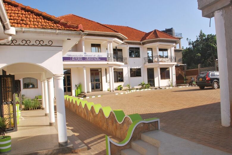 Mowicribs Hotel & Spa