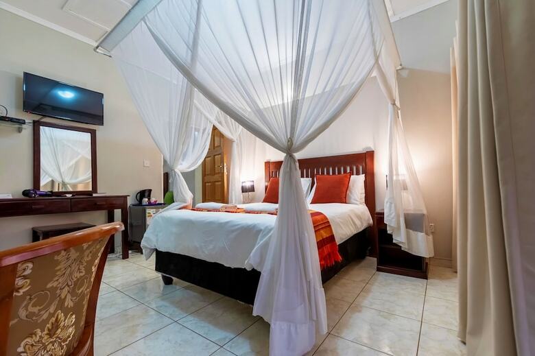 Hotel Dzimbahwe Guest Lodge