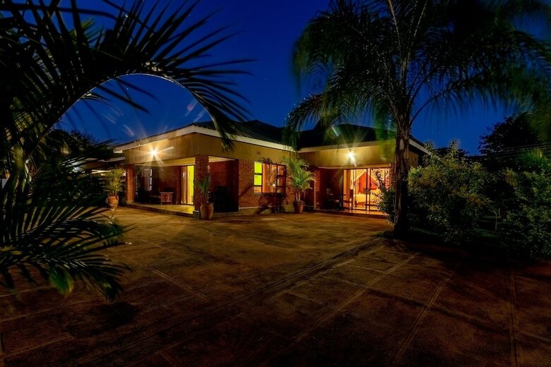 Hotel Dzimbahwe Guest Lodge