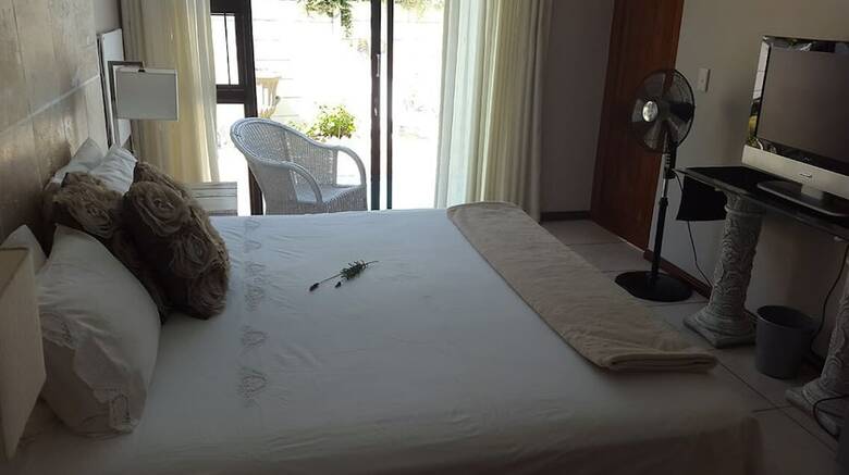 Hotel Crystalvilla Guesthouse - Adults Only