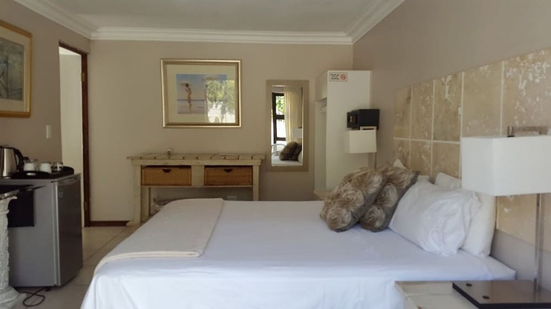 Hotel Crystalvilla Guesthouse - Adults Only
