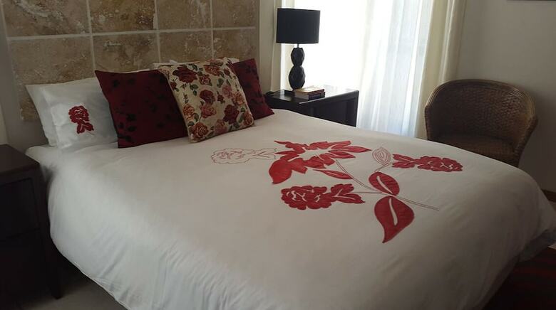 Hotel Crystalvilla Guesthouse - Adults Only