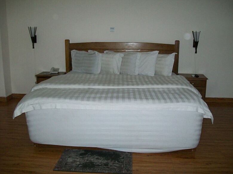 Ampomaah Hotel