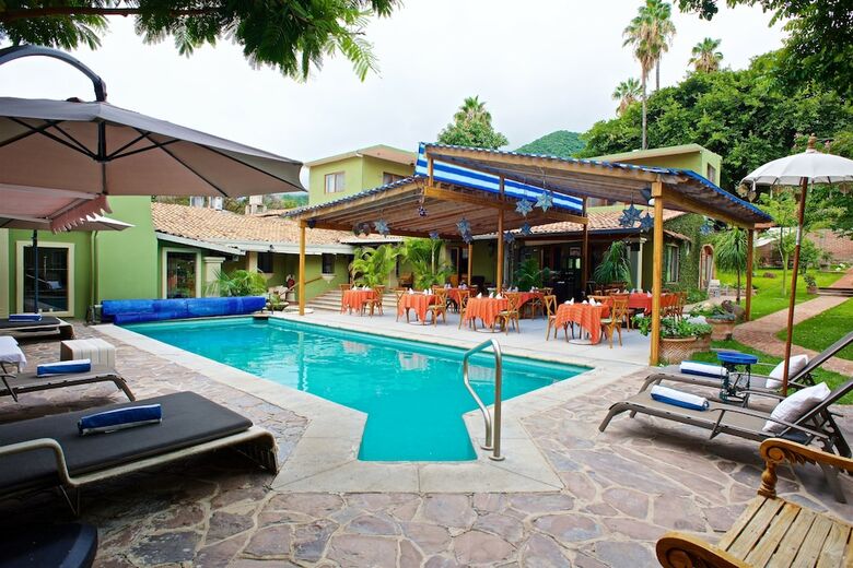 Hacienda Del Lago Boutique Hotel