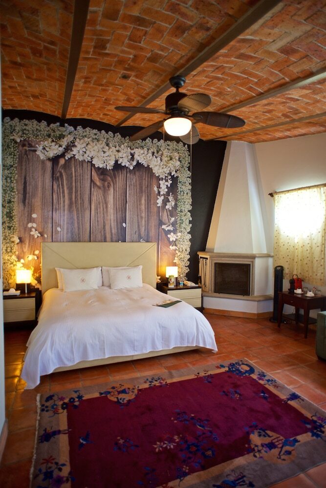 Hacienda Del Lago Boutique Hotel