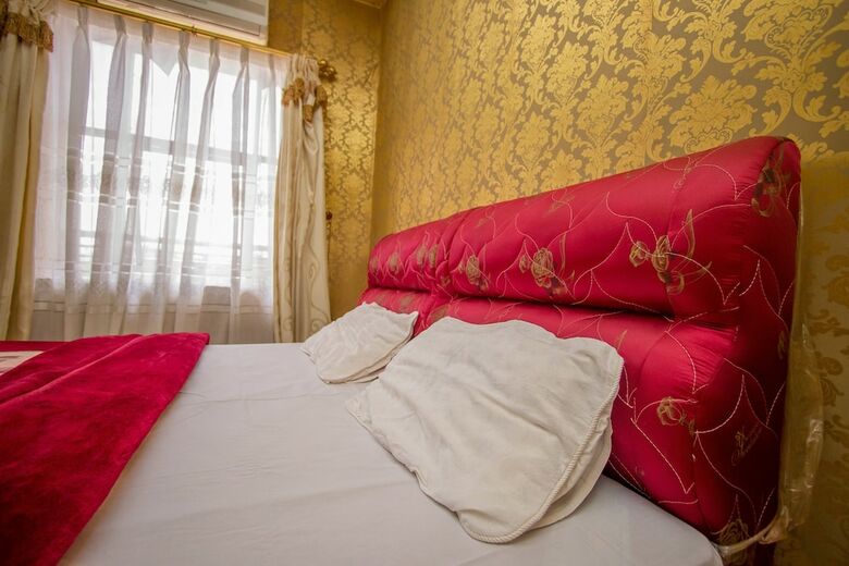 Platinum Royal Hotel