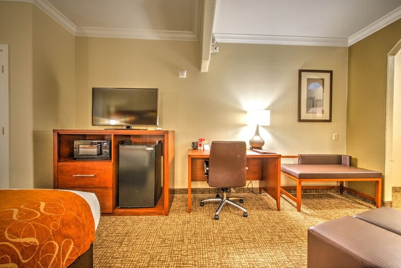 Hotel Comfort Suites