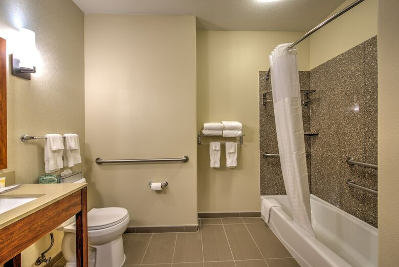 Hotel Comfort Suites