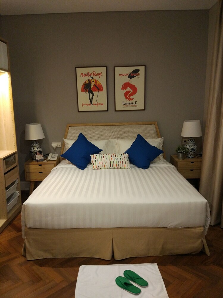 Hotel White Tree Residence