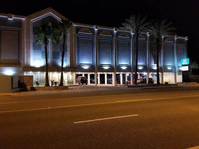 Hotel Quality Inn Oceanfront