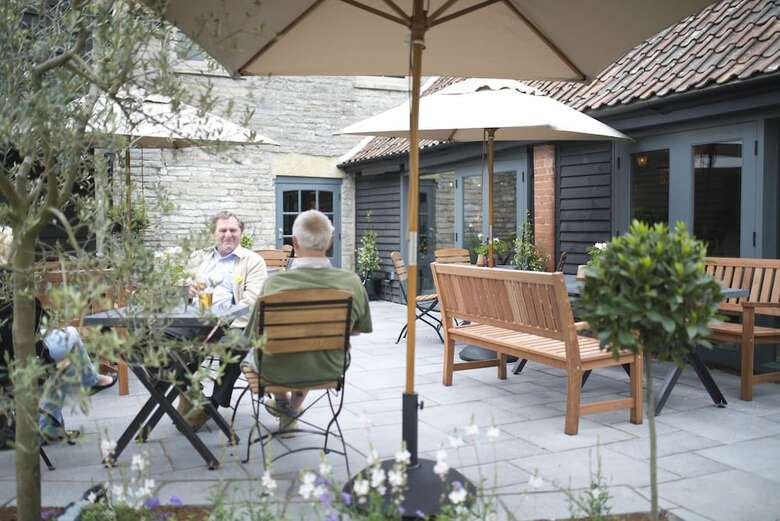 Posada The White Hart Somerton