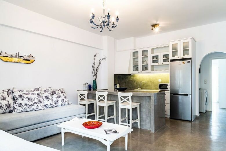 Anna's And Argy's Apartments