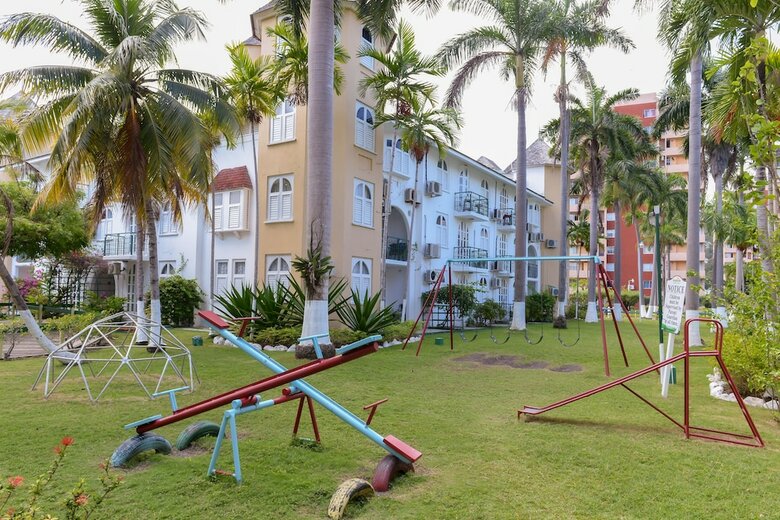 Aparthotel Sandcastles Deluxe Beach Resort