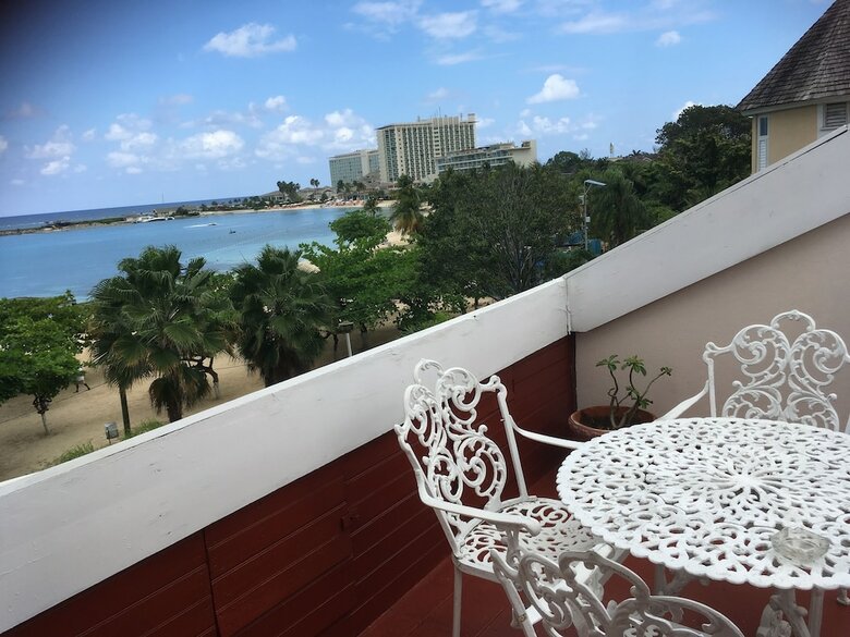Aparthotel Sandcastles Deluxe Beach Resort