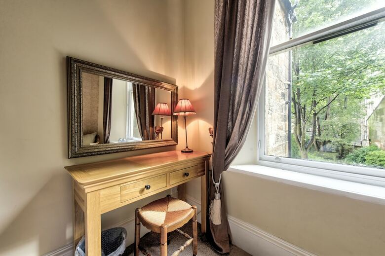 Amadeus Serviced Apartments