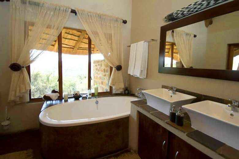 Posada Umzolozolo Private Safari Lodge