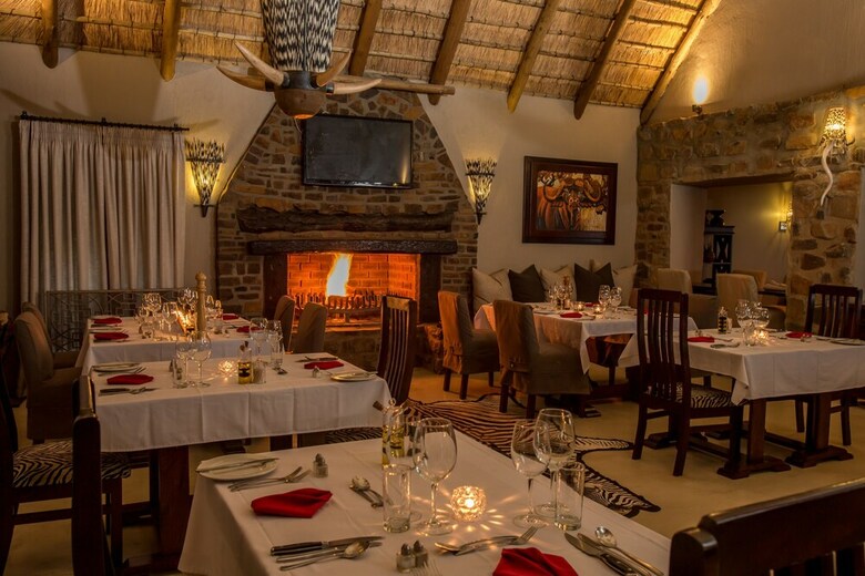 Posada Umzolozolo Private Safari Lodge