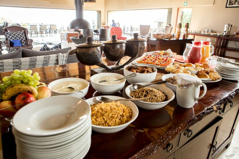 Posada Umzolozolo Private Safari Lodge