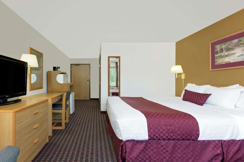 Hotel Ramada By Wyndham Richland Center