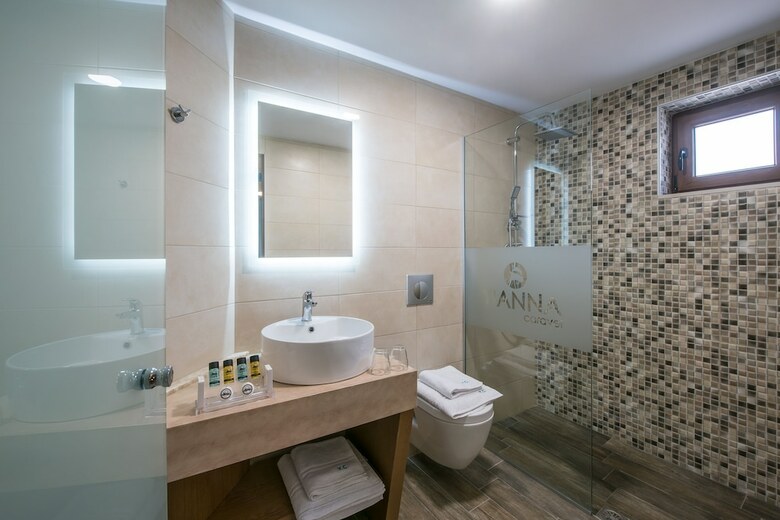 Hotel Yianna Caravel