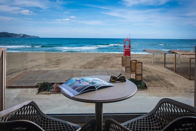 Hotel Yianna Caravel